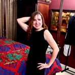 Pic of This American mature lady loves to play with herself