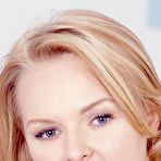 Pic of Lussi in Lusty Lussi is playing with fing