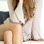 Pic of XXX Top model Avery bares her perky tits and delectable pussy on the chair.sarah c met art 19