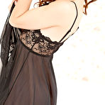 Pic of Dark-haired babe takes off her nightie and does some athletic stuff - aMetart.com