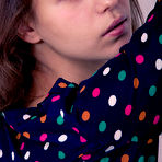 Pic of Babe with delicious feet showing off the rest of her body on cam - aMetart.com