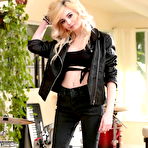 Pic of Tiny teen showing her sweet body -.. at Teen Sex Pic