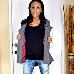 Pic of Bella Star in Bella Star in black women