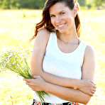 Pic of Nude Suzanna A poses in the meadow baring her luscious body.