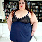 Pic of She's an Apple Bomb