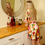 Pic of ALS is All Ladies Shaved - ALS Scan Thumbnail Gallery