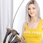 Pic of Tiny Teen - TmwVRnet