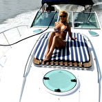 Pic of Queen's Tight Ass