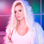 Pic of Babe with juicy lubed booty Bailey Brooke wanna be banged doggy at pussyxxxporn.com