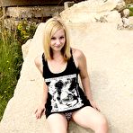 Pic of Busty roller teen free pictures