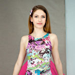 Pic of XXX Slender hottie naked 19