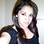 Pic of PetiteLover Mobile - Free Selena Mobile Gallery