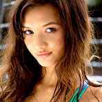 Pic of Alex De La Flor Takes off her Shiny Bikini 