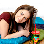 Pic of Cutie showing her boobs nude chicks pics