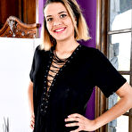 Pic of Eve Ellwood in Eve Ellwood in latinas
