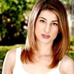Pic of Kristen Scott Looks Beautiful Outdoors