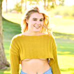 Pic of Isabelle Big Ass in Jean Shorts