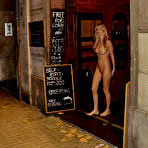 Pic of Mulheres flagradas sem calcinha em p&uacute;blico no Fada do Sexo