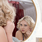 Pic of NARCASSIST with Niki Mey - Viv Thomas