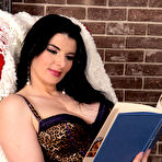Pic of Mature Pictures Featuring 37 Year Old Sandra Nero From AllOver30