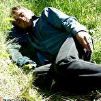 Pic of Teenager find an old guy in the grass / ZB Porn