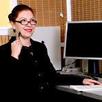 Pic of Mature Pictures Featuring 37 Year Old Kimberlee Cline From AllOver30