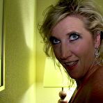 Pic of CuckoldMILF.com : raw amateur cuckold and gangbang action