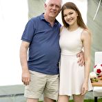 Pic of Amanda Clarke, Nick Yard Sale Sex