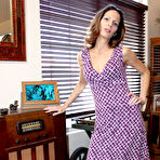 Pic of WifeCrazy Stacie dirty ass & feet
