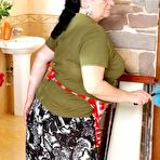 Pic of Moms Give Ass : Mature women having anal sex with young men