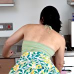 Pic of Hairy MILF Amber spreads her ass