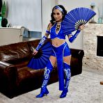 Pic of Avery Black Returns to Little Asians as Kitana – RUMMP ?