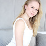 Pic of Jullia Brown Dreamy Natural Blonde