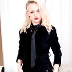 Pic of Hanna Rey - Spicy surprise delivery - My Free Pornstars