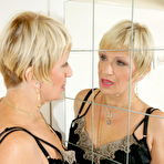 Pic of Lonely housewife playing with herself