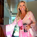 Pic of 
        Wifey makes a big Dick ejaculate all over her Face photos    