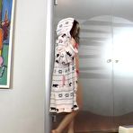 Pic of Neighbor teases me while her hubby is gone - AmateurPorn
