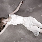 Pic of Ivonne Thein : 32 kilos ou l'art-norexique | SHOCKYOU