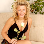 Pic of Blonde Cutie Stretching Cunt - hairypussy.photos