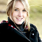 Pic of Preppy schoolgirl shows off her bush in the park