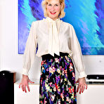 Pic of Mature Pictures Featuring 51 Year Old Molly Maracas From AllOver30 - Mature Porn Pics