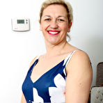 Pic of Holiday cougar Clare is fooling around with her present - Free Mature.nl content
