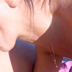 Pic of Coppia scopa su una spiaggia per nudisti di fronte ad altre persone. Alexis Queen - AmateurPorn