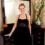 Pic of All Over 30 Sara James - NakedPics