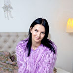 Pic of Simon Busty Leggy Brunette