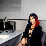 Pic of Roxie Sinner Takes off her Black Miniskirt