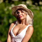 Pic of Amelia Round Ass Blonde in the River