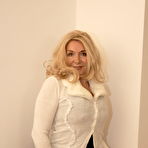 Pic of Mature Accountant Came Hard On A Couch – UK Wives Pics