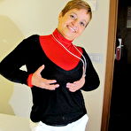 Pic of Chubby mama playing with her shaven haven. – UK Wives Pics