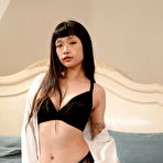 Pic of Han Yan loses her virginity with a tattooed friend | AV Jiali